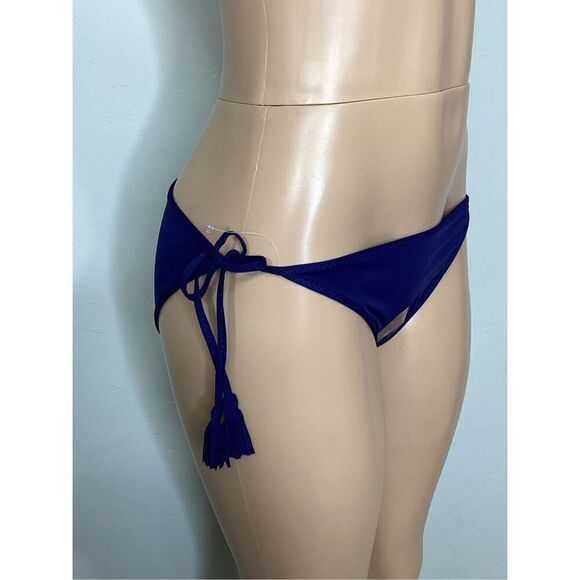 New. Tommy Bahama reversible string bikini. Medium. Retails $79 - Picture 7 of 10